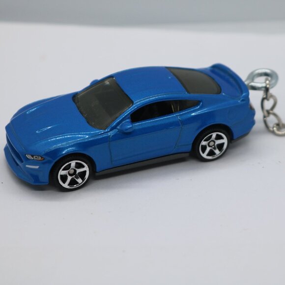 Matchbox blue Mustang 1:64 scale keychain - Picture 1 of 5